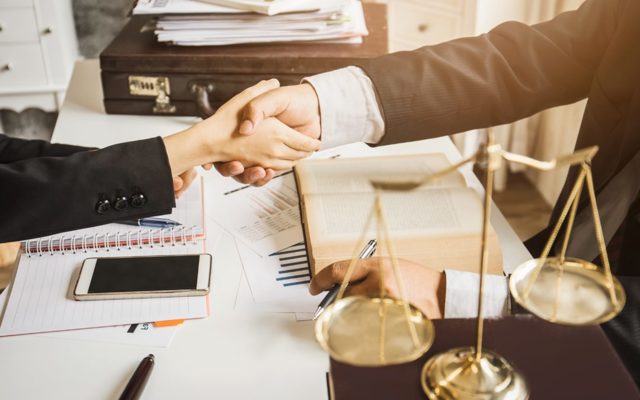 Maximising Profit: How Commercial Lawyers Benefit Small Businesses